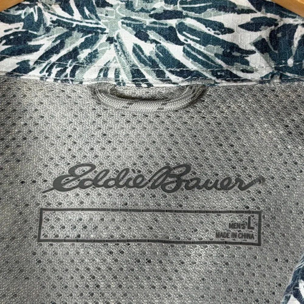 Eddie Bauer Mens Large Blue Tropical Palm Leaf Short Sleeve Outdoor Shirt EM135W